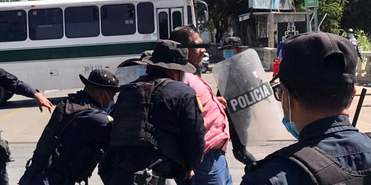 Detienen a David Juárez mientras bloqueaba crucero de fonapás | El Imparcial de Oaxaca