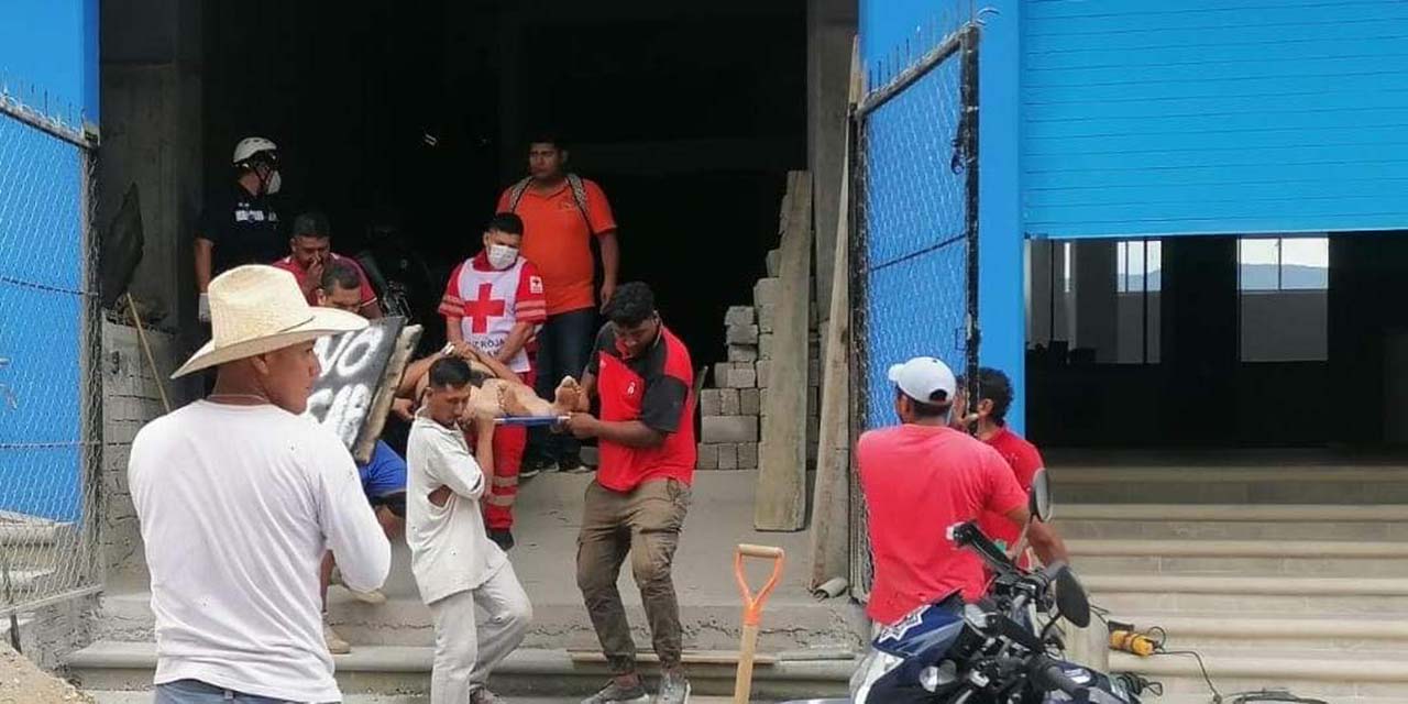 Albañil se electrocuta mientras laboraba | El Imparcial de Oaxaca