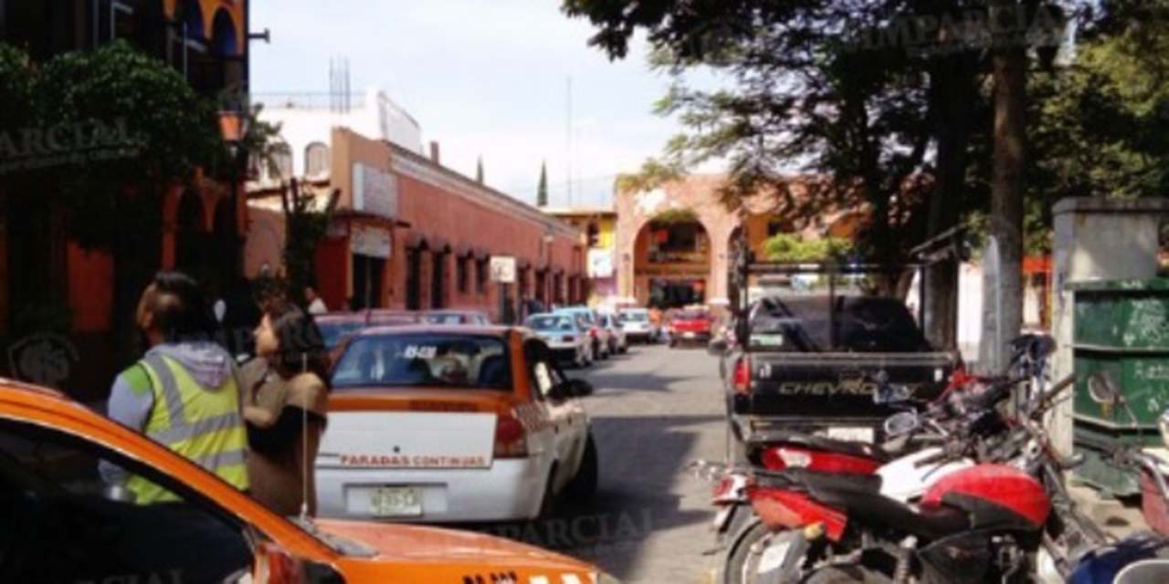 Falla mecánica causa daños en unidad de motor | El Imparcial de Oaxaca