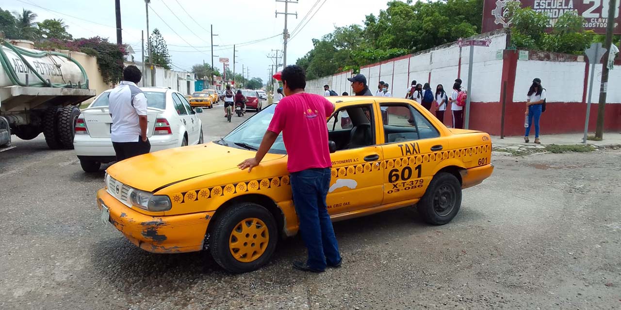 Impactan taxi y particular; propietarios llegan a acuerdos | El Imparcial de Oaxaca
