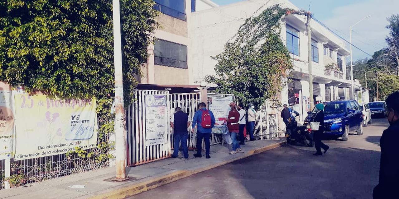 Toman oficinas de la Jurisdicción Sanitaria Número 5 | El Imparcial de Oaxaca