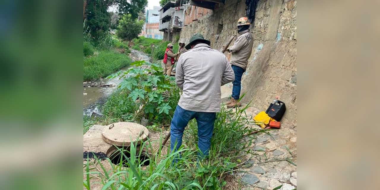 Robo de tapas desatan taponamiento de drenaje | El Imparcial de Oaxaca