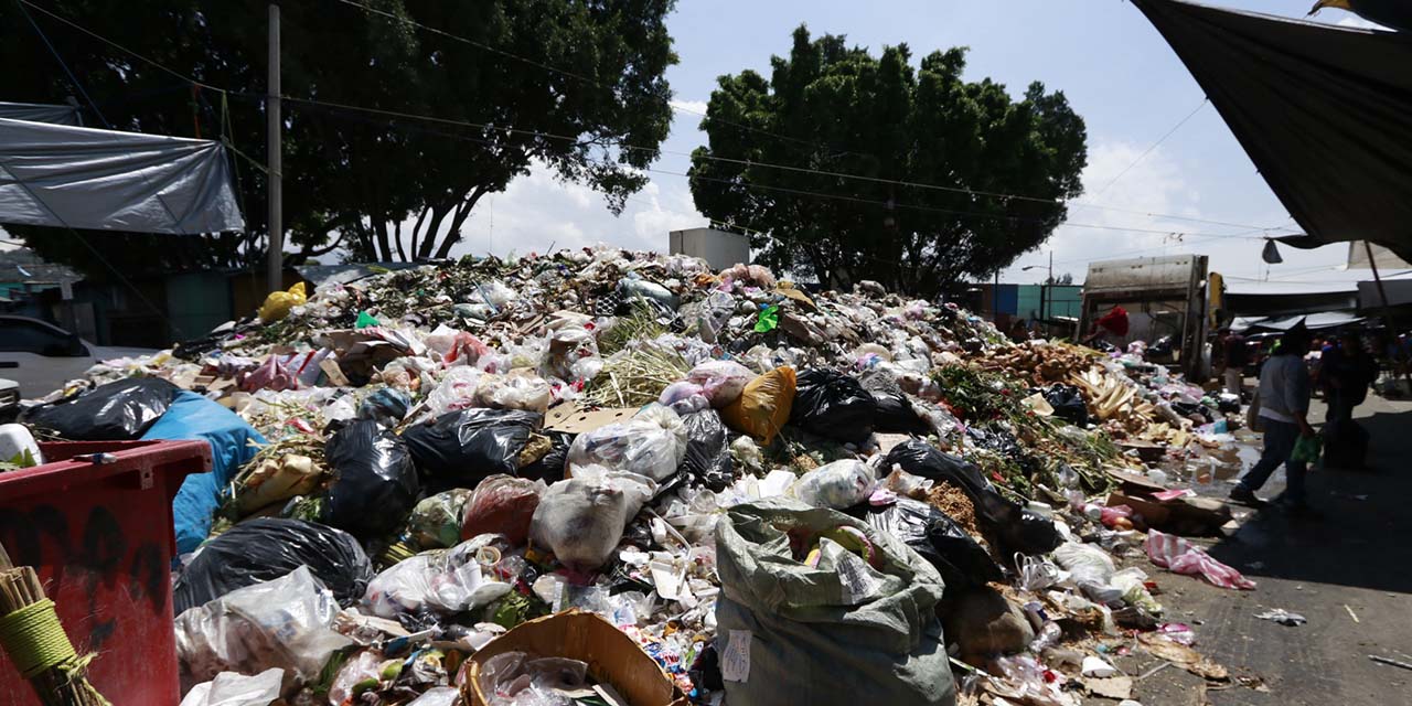 Se desborda la basura en La Rampa de la central | El Imparcial de Oaxaca