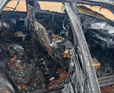 Falla mecánica provoca incendio de automóvil