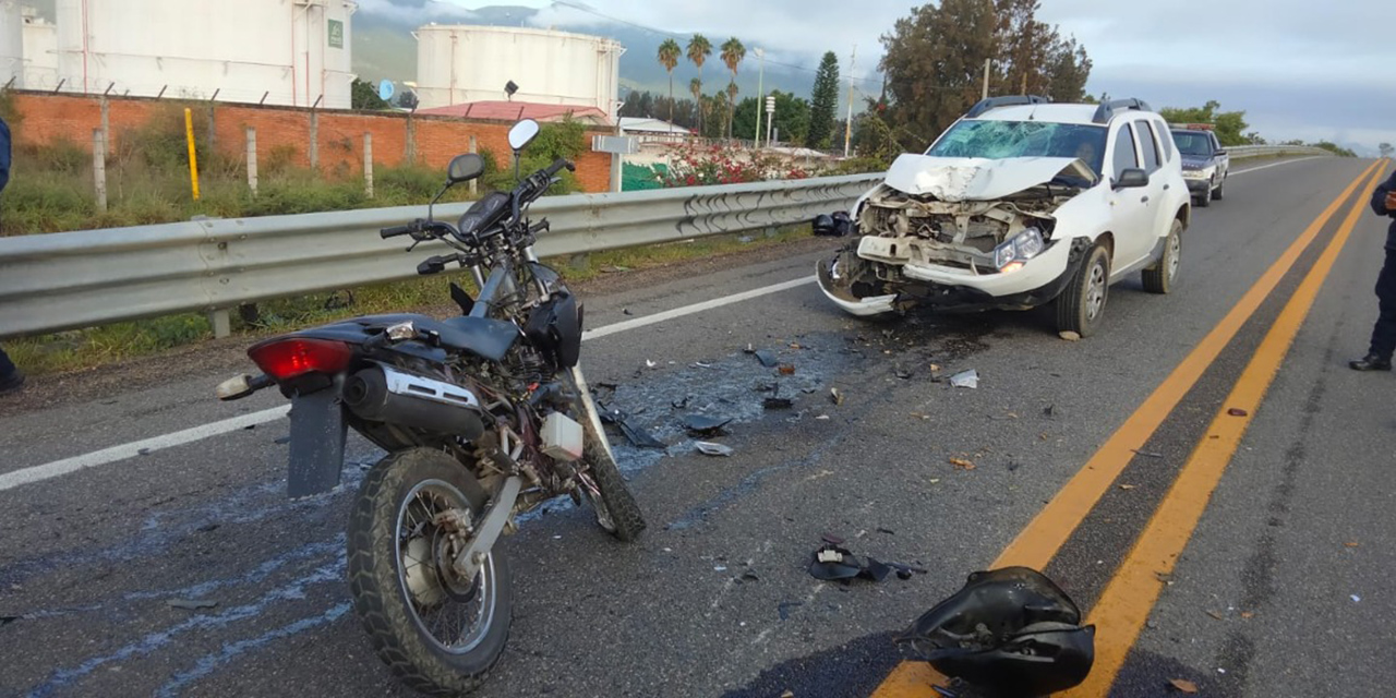 Motociclista se estrella con  parabrisas de camioneta | El Imparcial de Oaxaca