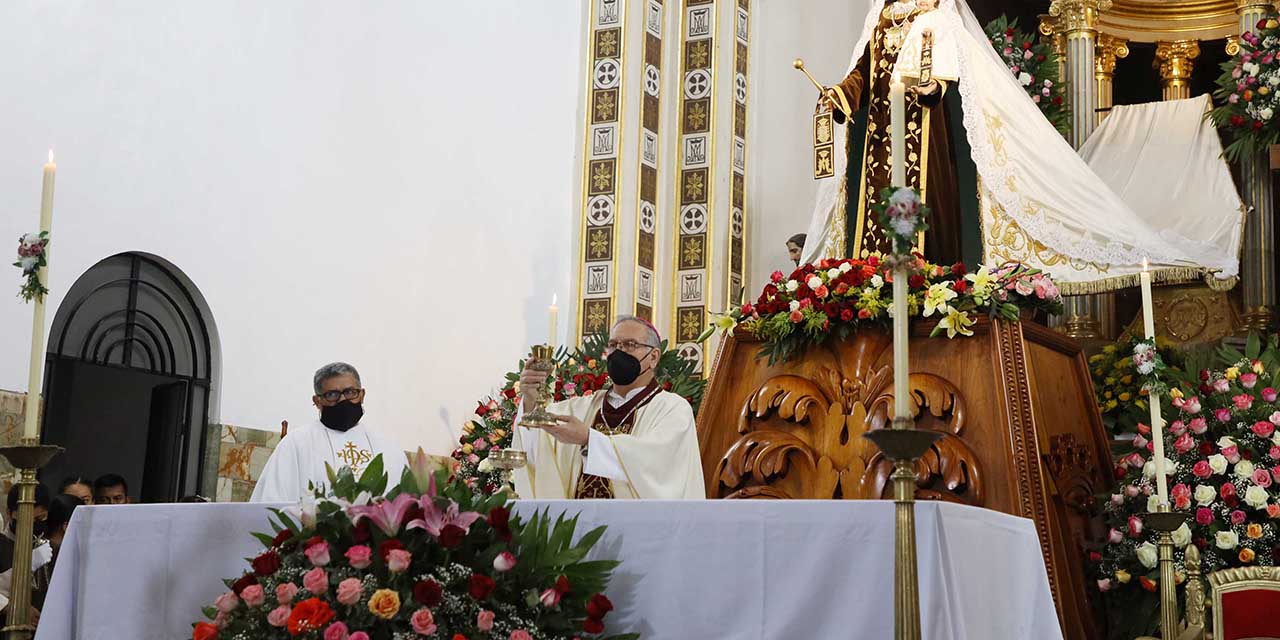 Pide arzobispo a Virgen del Carmen proteger del Covid-19