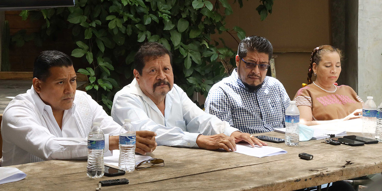 Denuncian bares abuso de autoridad y tráfico de influencias