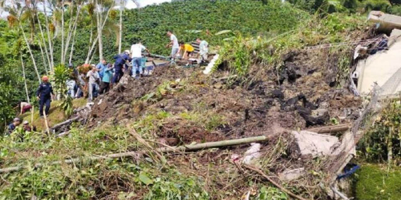 Derrumbe sepulta escuela rural en Colombia; reportan niños atrapados | El Imparcial de Oaxaca