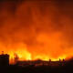 Arde planta recicladora en Puebla, más de medio centenar de bomberos y de PC laboran en el lugar