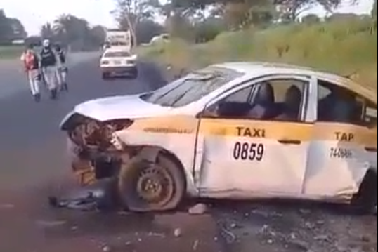 (Video) Horrenda muerte; taxista muere decapitado al volcar su unidad | El Imparcial de Oaxaca