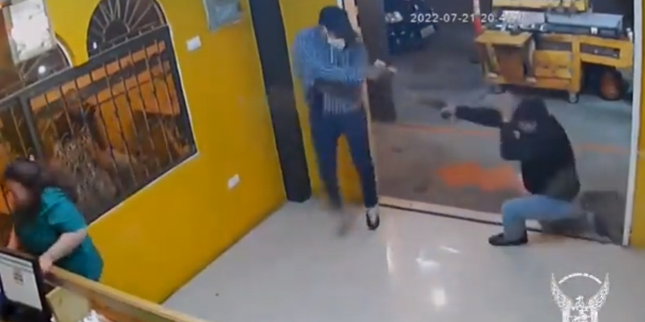 (VIDEO) Abate a presunto asaltante cuando cometía un atraco | El Imparcial de Oaxaca