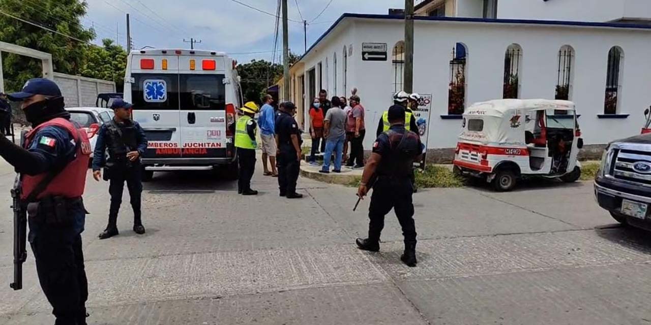 Chocan patrulla municipal de Juchitán y mototaxi | El Imparcial de Oaxaca