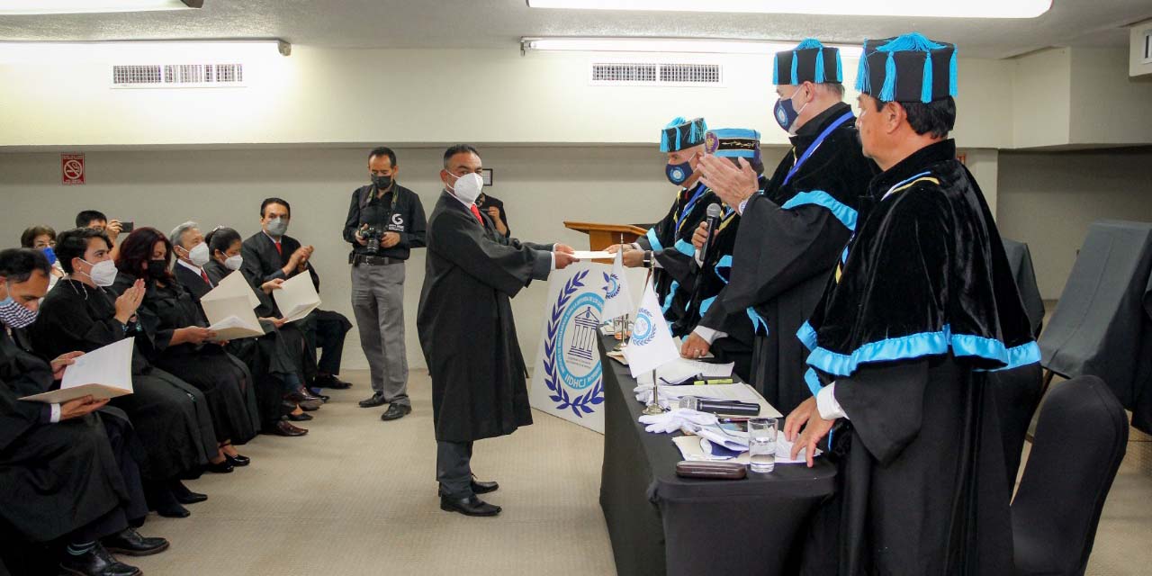 Recibe Eric Gómez doctorado honoris causa | El Imparcial de Oaxaca