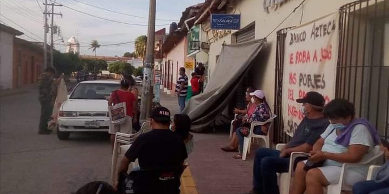 Toman Banco Azteca por supuesto robo a una persona de la tercera edad | El Imparcial de Oaxaca