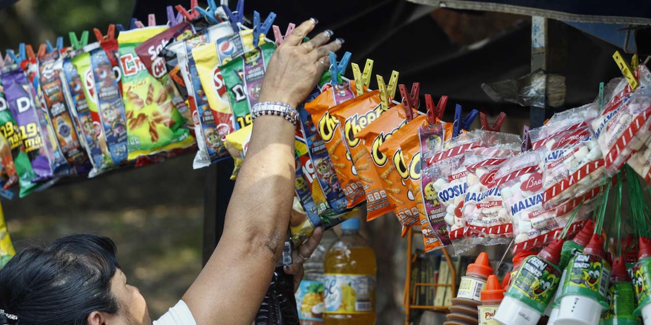 Exigen acatar prohibición a comida chatarra en escuelas | El Imparcial de Oaxaca