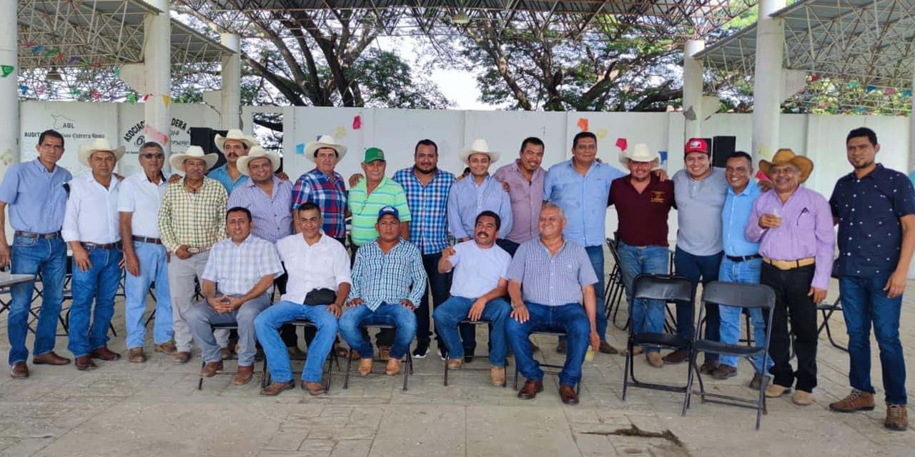 Eligen nueva directiva de Médicos Veterinarios en Pinotepa | El Imparcial de Oaxaca