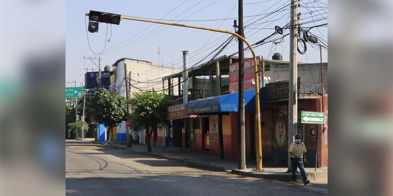 Semáforos inservibles en Riberas provocan accidentes | El Imparcial de Oaxaca