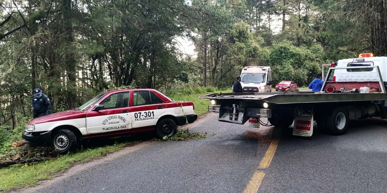Se accidenta en taxi foráneo y huye