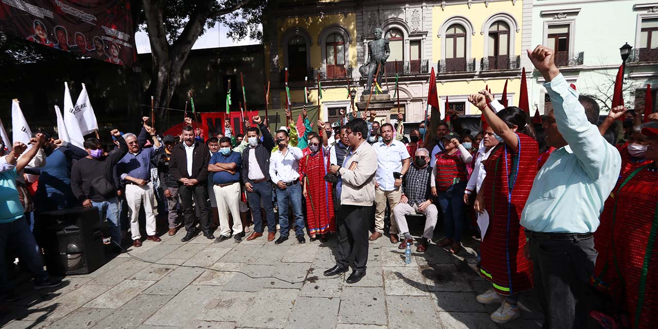 Se cimbra el MULT, desconoce a líderes; dirección colegiada | El Imparcial de Oaxaca