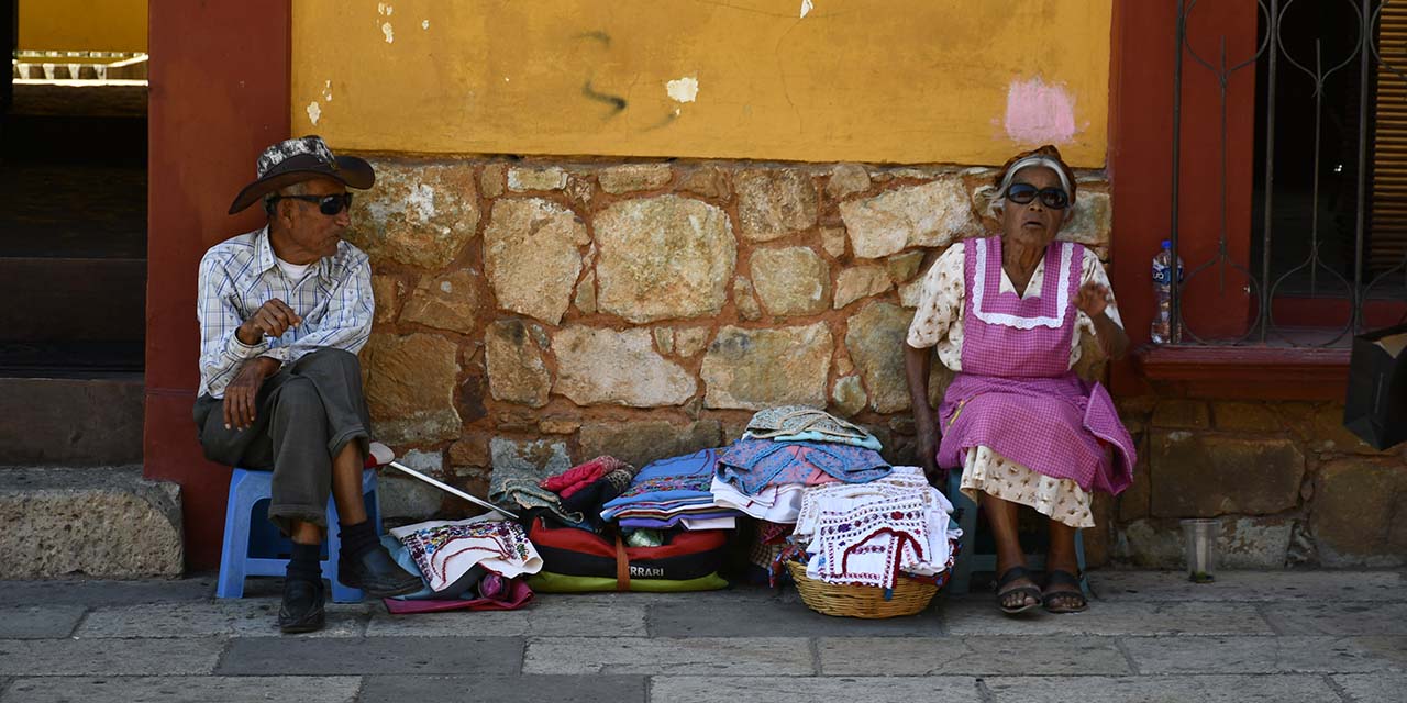 Adultos mayores en vulnerabilidad social | El Imparcial de Oaxaca