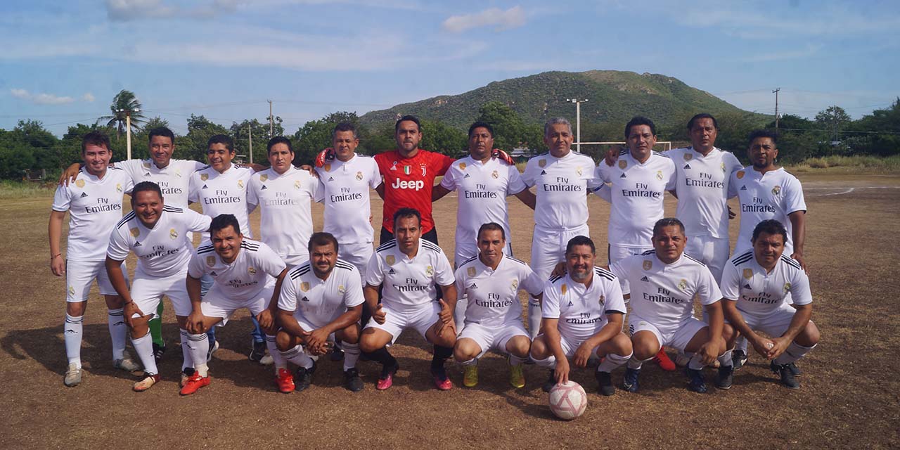Se corona Ixtaltepec campeón del futbol de veteranos | El Imparcial de Oaxaca
