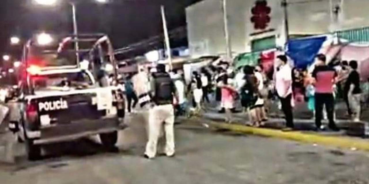 Se confrontan policías y caseteros de Salina Cruz | El Imparcial de Oaxaca