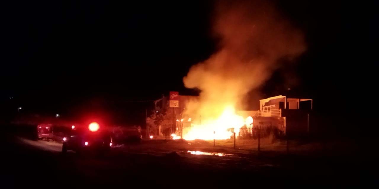 Se incendia palapa en libramiento de Huajuapan | El Imparcial de Oaxaca