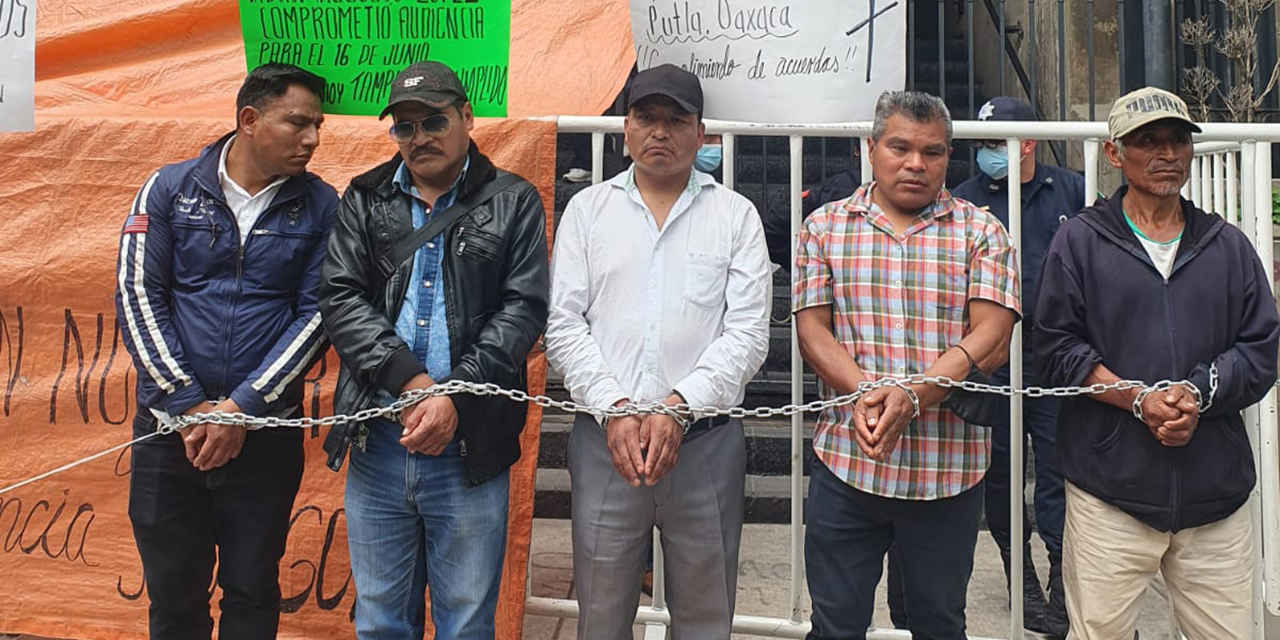 Encadenados, exigen solución entre Nopalera y Zimatlán de LC | El Imparcial de Oaxaca