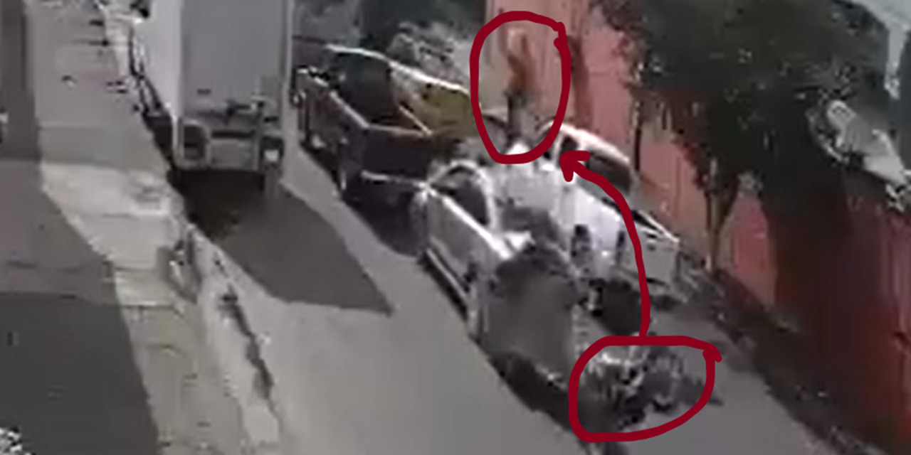 (VIDEO) Motociclista  choca y sale disparado contra vehículos | El Imparcial de Oaxaca