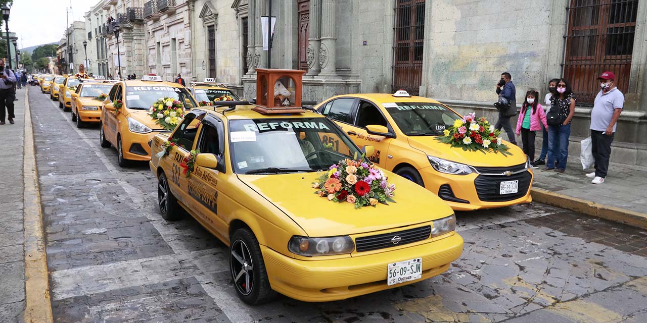 Llenan taxistas de color las calles al celebrar su día | El Imparcial de Oaxaca