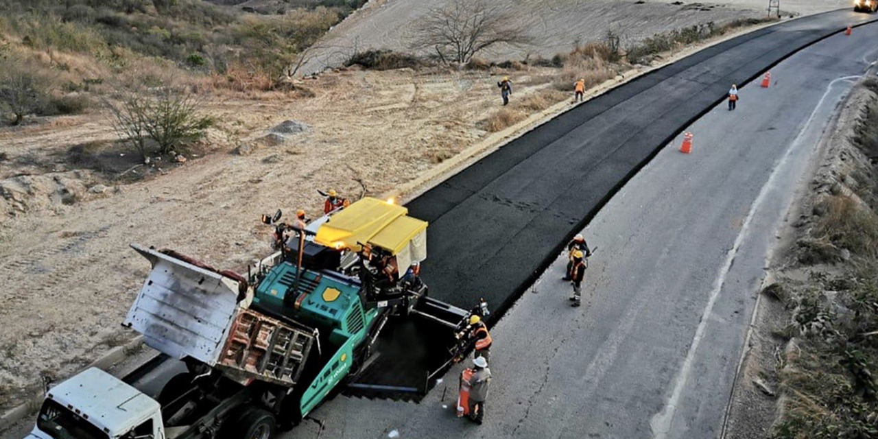 Un verdadero peligro transitar por la súpercarretera en construcción a la Costa | El Imparcial de Oaxaca
