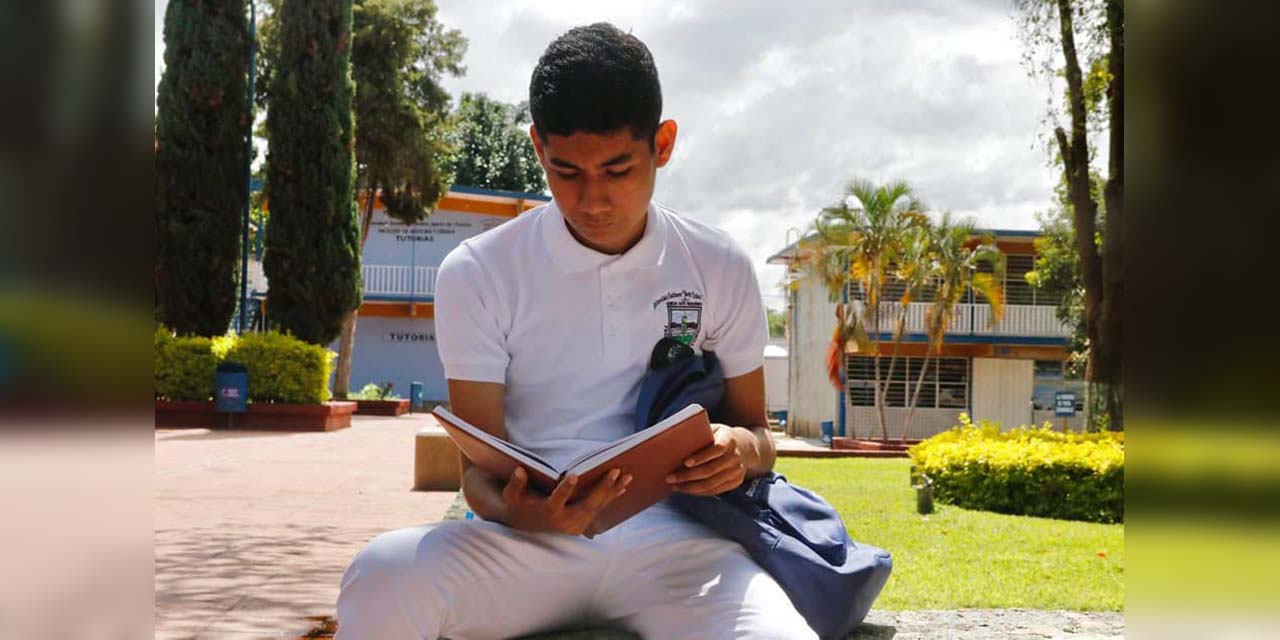 Miguel Niño Arias, la mayor calificación de 10 mil alumnos | El Imparcial de Oaxaca