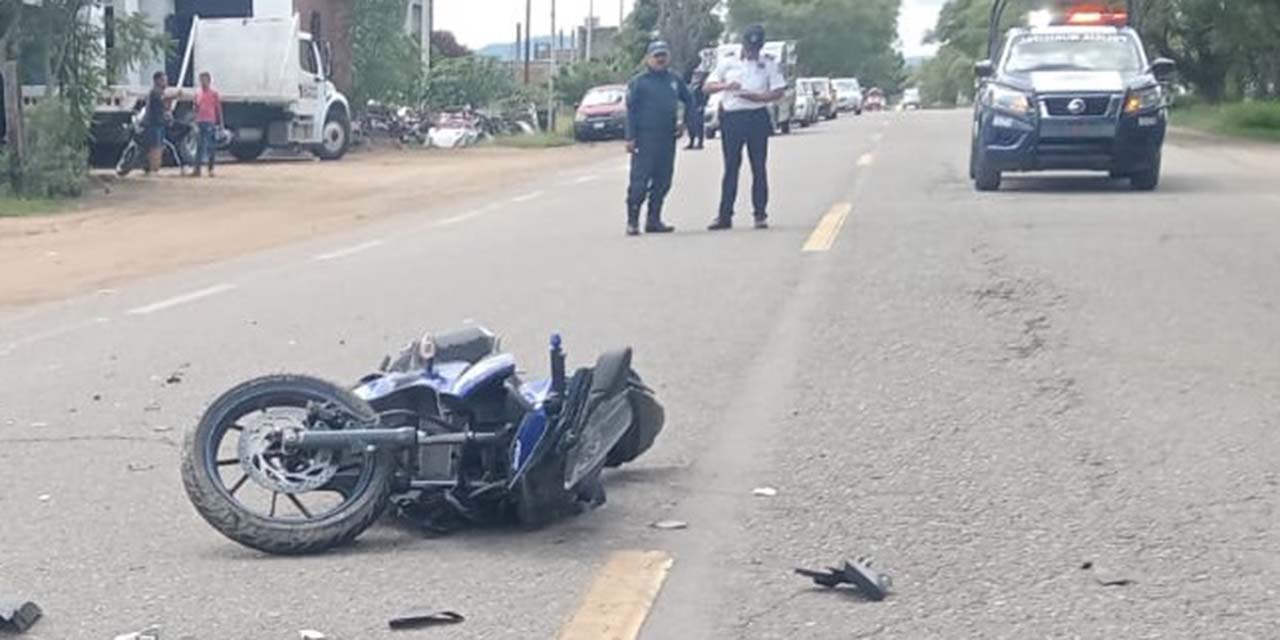Socorren a hombre tras derrapar en su motocicleta | El Imparcial de Oaxaca