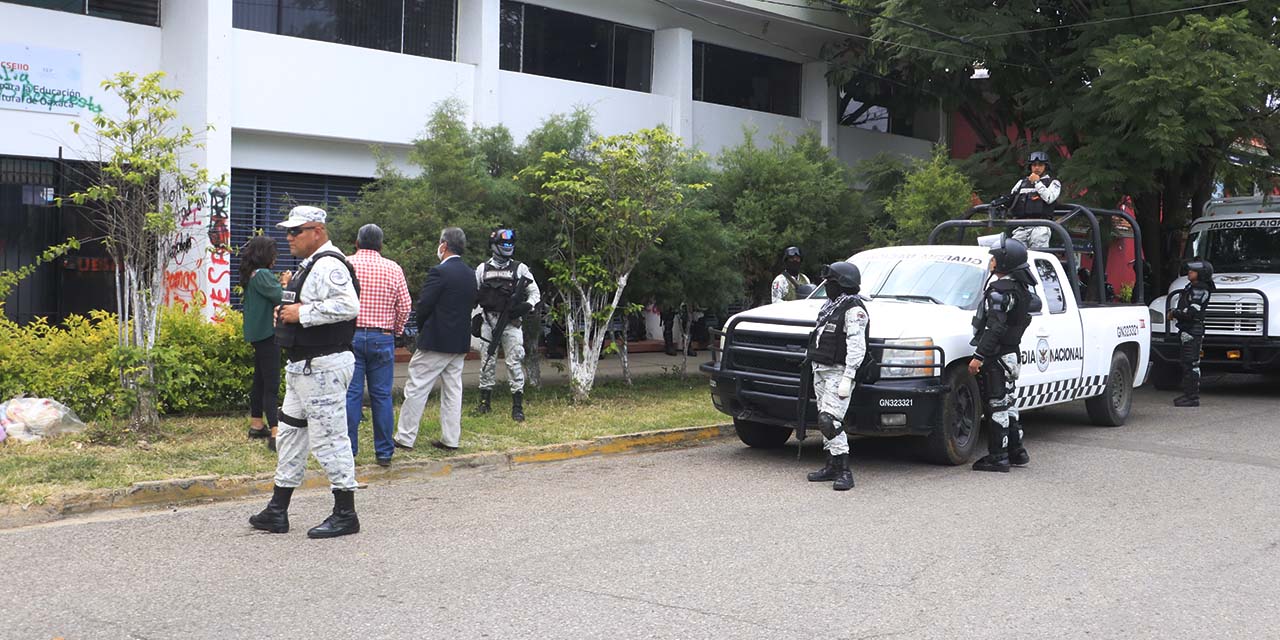 Desaloja Guardia Nacional a presuntos estudiantes mixes | El Imparcial de Oaxaca