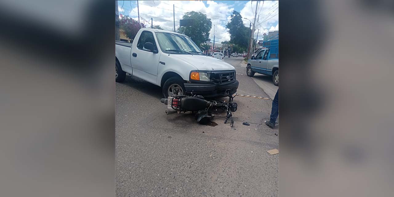 Accidente entre camioneta y motocicleta | El Imparcial de Oaxaca