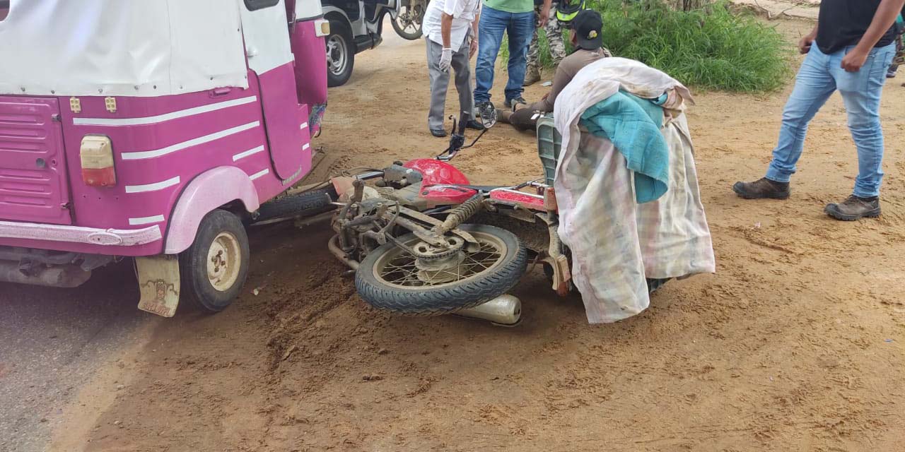 Choca moto contra mototaxi | El Imparcial de Oaxaca