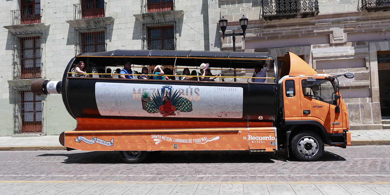 Turibuses, zonas grises; sin registro en padrón de negocios | El Imparcial de Oaxaca