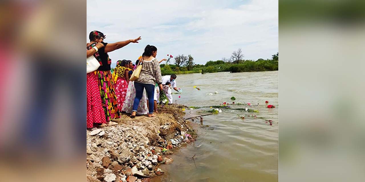 Realizan ofrenda al río Tehuantepec | El Imparcial de Oaxaca