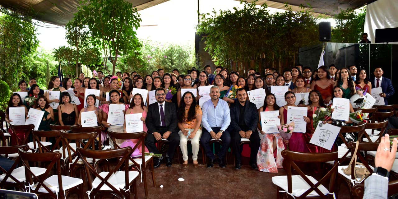 La generación No. 76 de la Facultad de Medicina Veterinaria y Zootecnia se gradúa | El Imparcial de Oaxaca