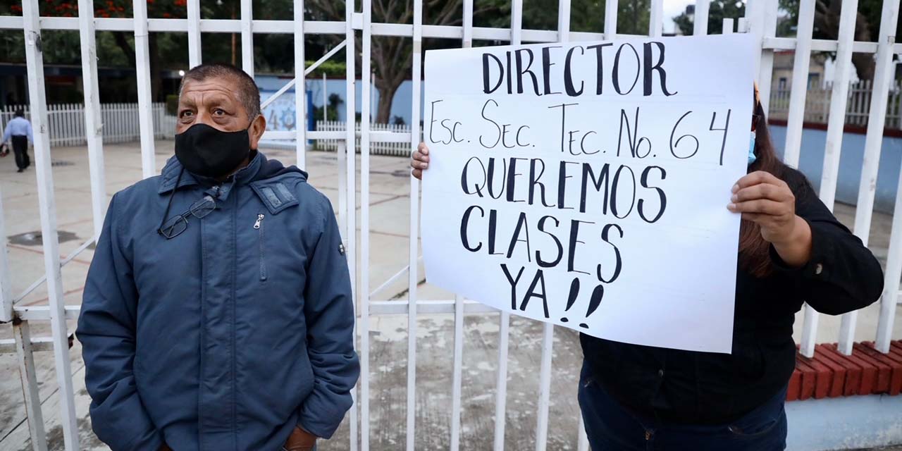 Protestan en la EST 64; piden clases presenciales | El Imparcial de Oaxaca