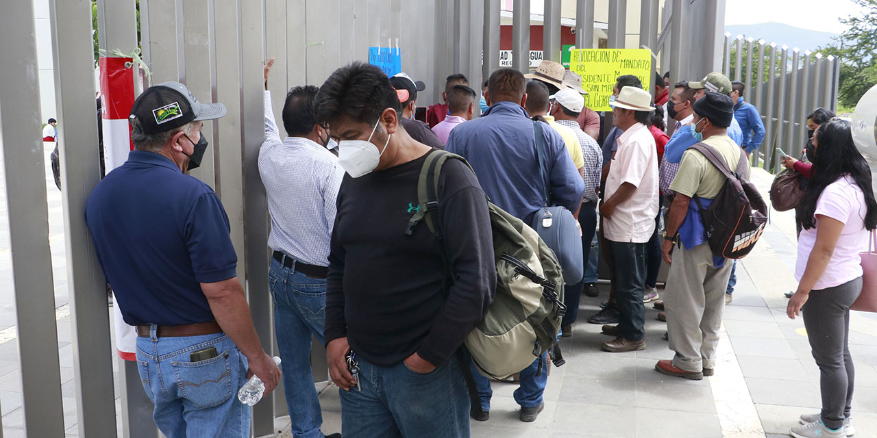 Intentan diputados frenar venta nocturna de Fiats notariales | El Imparcial de Oaxaca