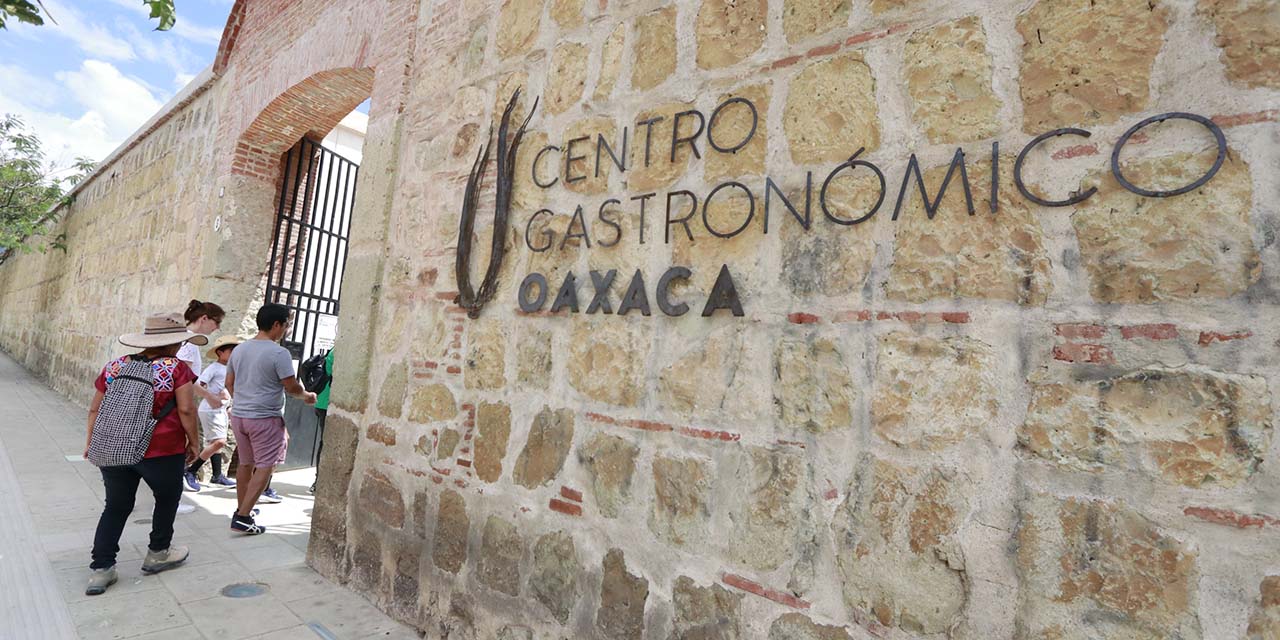 Centro Gastronómico, con turistas a “cuenta gotas” | El Imparcial de Oaxaca