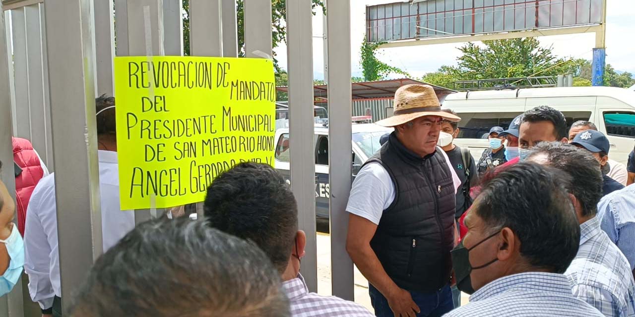 Protesta San Mateo Río Hondo en el congreso | El Imparcial de Oaxaca