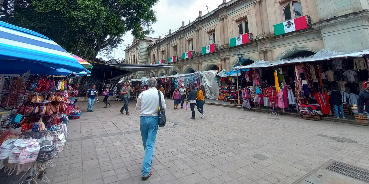 Informales retoman ventas en el zócalo | El Imparcial de Oaxaca