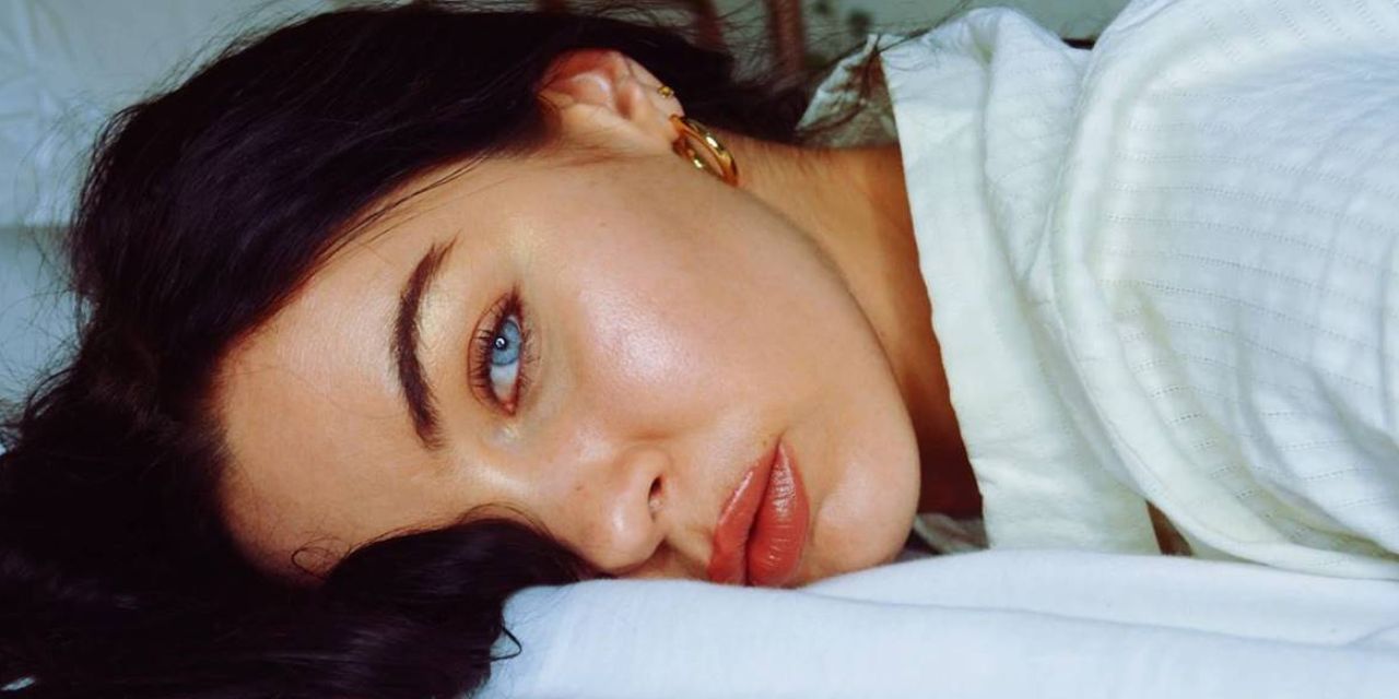 Con 2 ingredientes naturales, dale una nueva vida a los ojos cansados