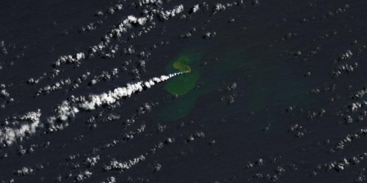 Una nueva isla acaba de nacer en el Pacífico tras la erupción de un volcán submarino | El Imparcial de Oaxaca