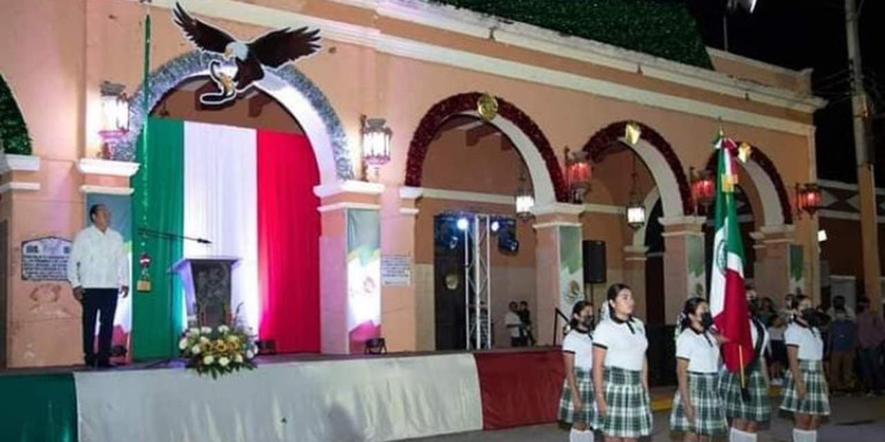 ¡Error en la Matrix! Dan Grito de Independencia con símbolo de águila norteamericana en Yucatán | VIDEO | El Imparcial de Oaxaca