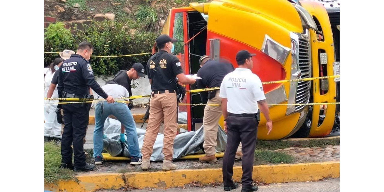 Un muerto y 10 lesionados por volcadura en la carretera Acapulco-México | El Imparcial de Oaxaca