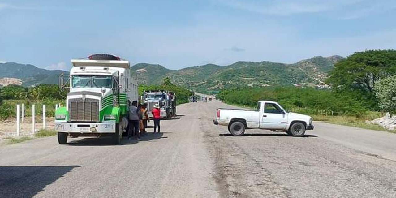 Concesionarios y transportistas en Salina Cruz toman camiones de CATEM | El Imparcial de Oaxaca