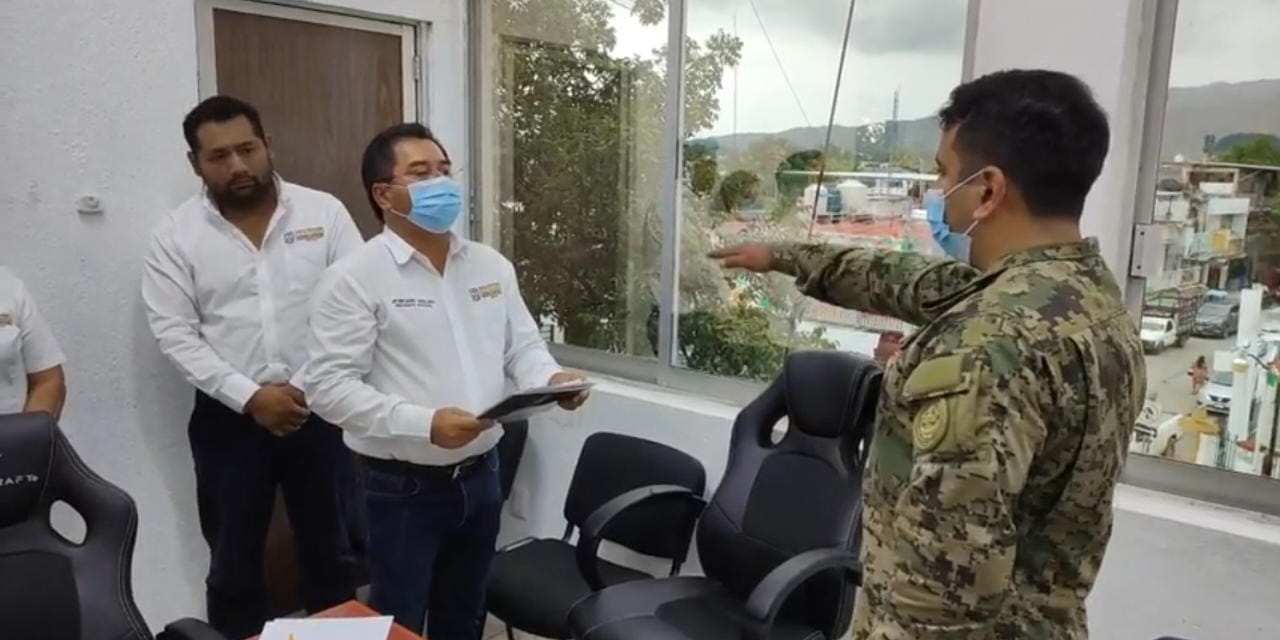 Seis meses permanecerá la Marina en Pinotepa - El Imparcial de Oaxaca